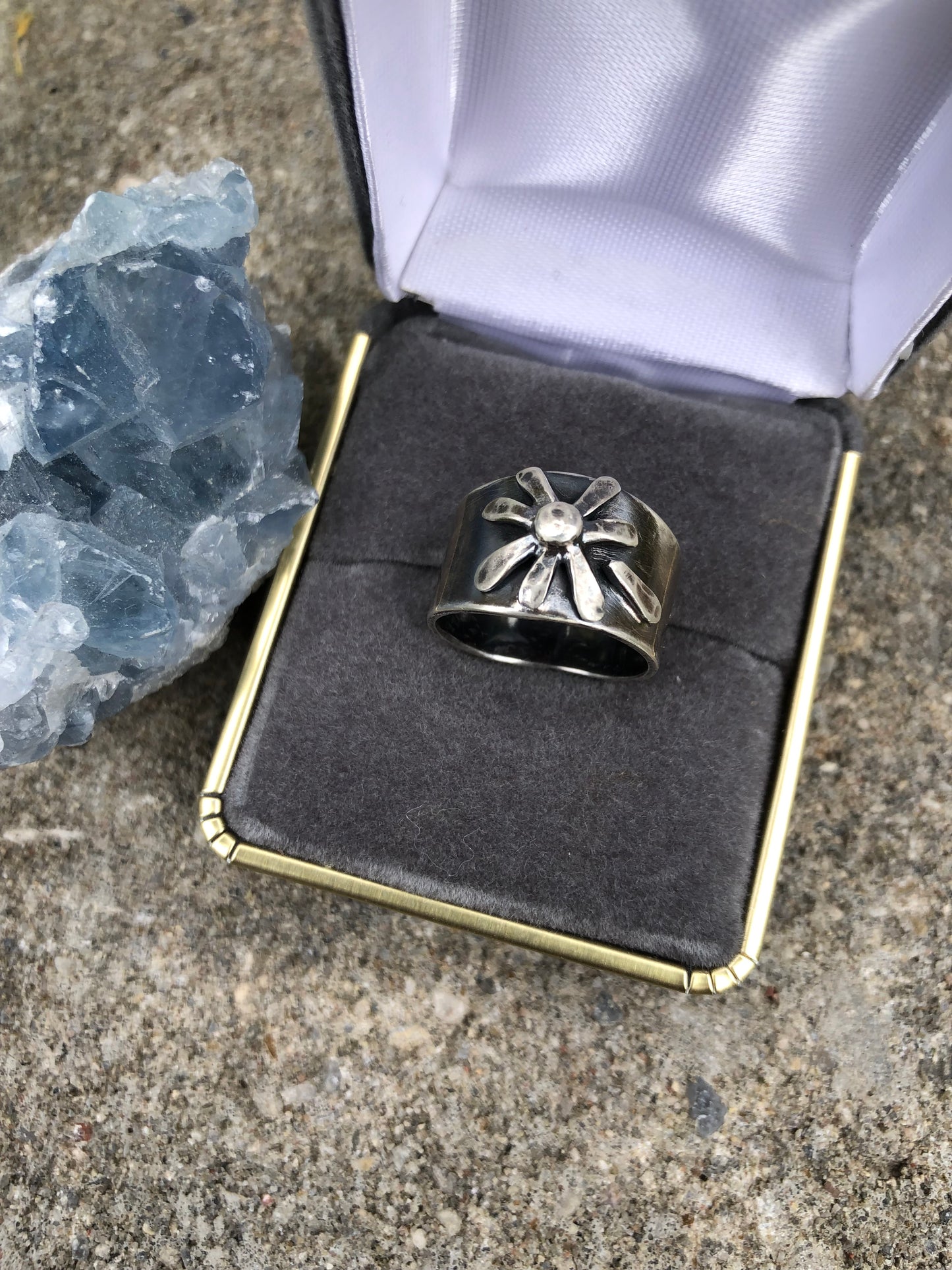 Loves Me Ring